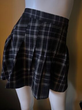 Black Plaid Pleated Mini Skirt